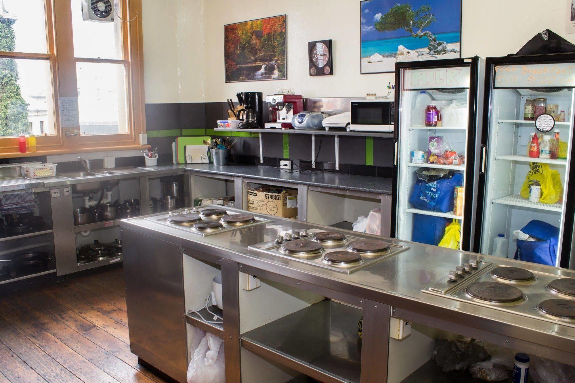 Geeky Gecko Backpackers Hostel Dunedin Ngoại thất bức ảnh
