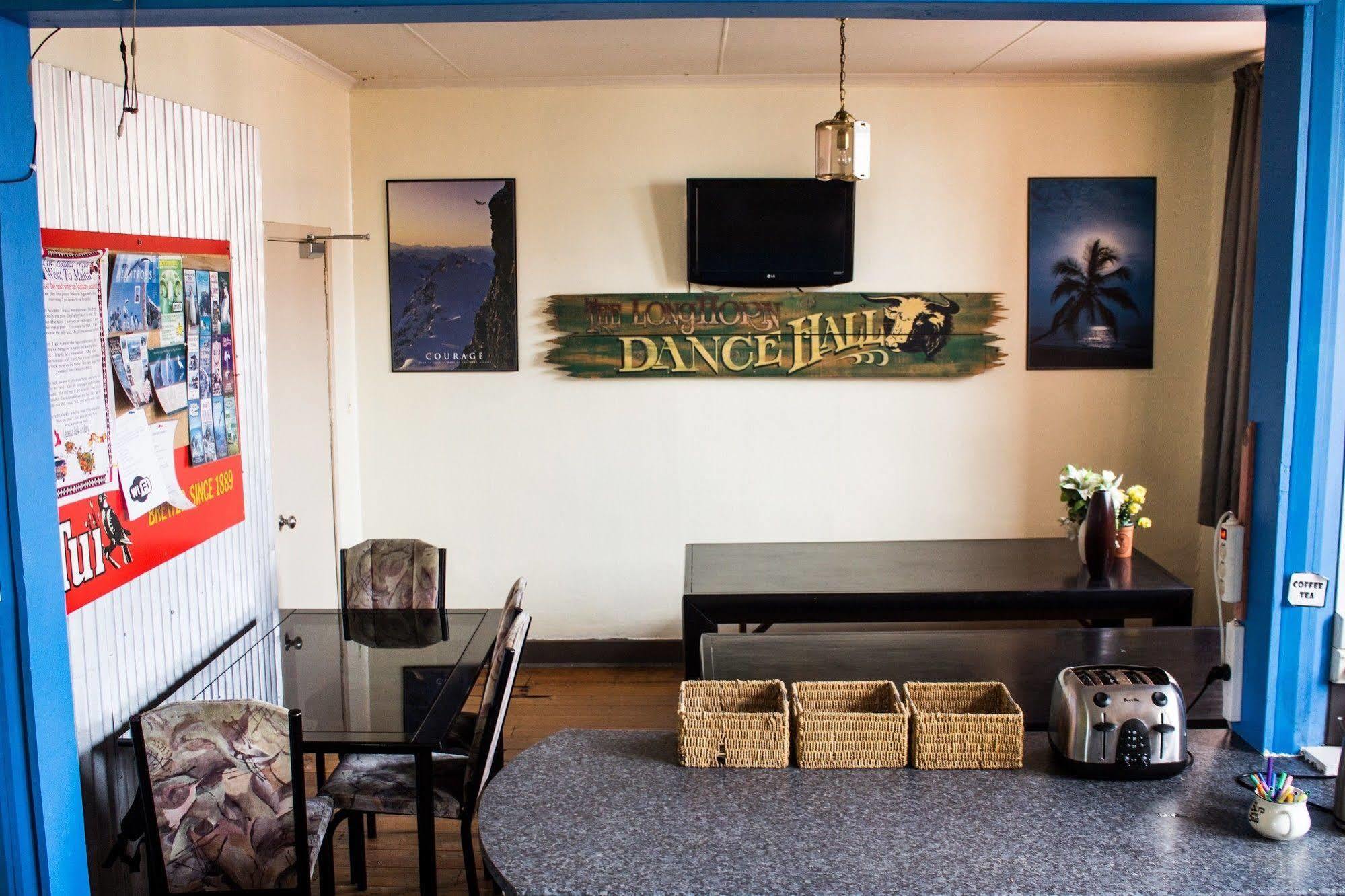 Geeky Gecko Backpackers Hostel Dunedin Ngoại thất bức ảnh